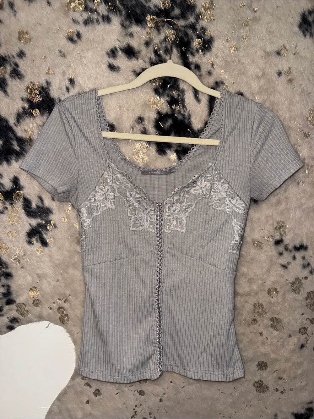 Buckle Gray Ribbed Short Sleeve Lace-Trim Tee